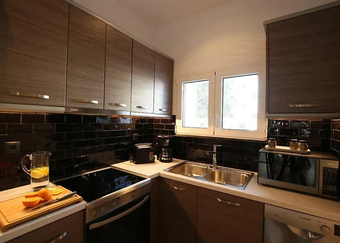 Little Small Villa In Psychiko, Athens